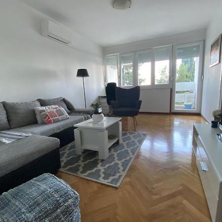 2 bedroom apartment/parking/market Split Bagian luar foto
