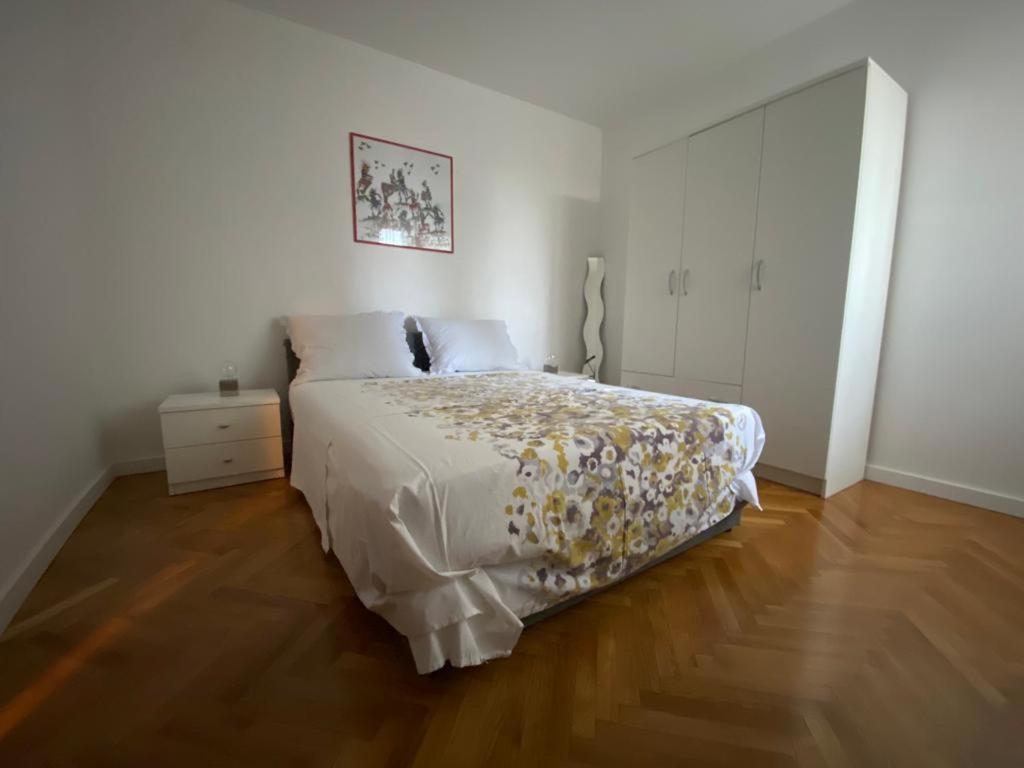 2 bedroom apartment/parking/market Split Bagian luar foto