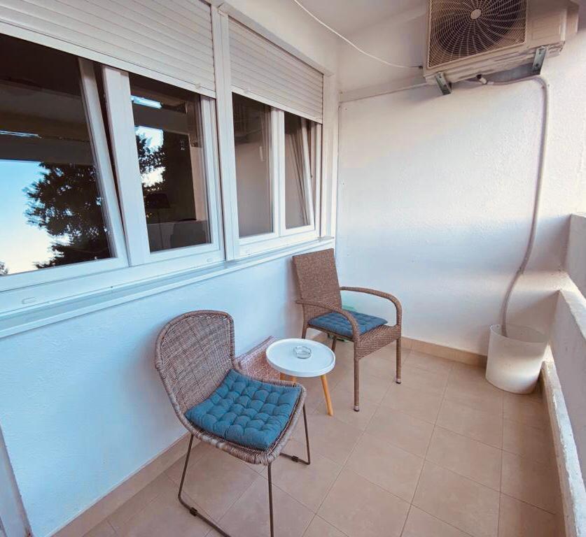2 bedroom apartment/parking/market Split Bagian luar foto